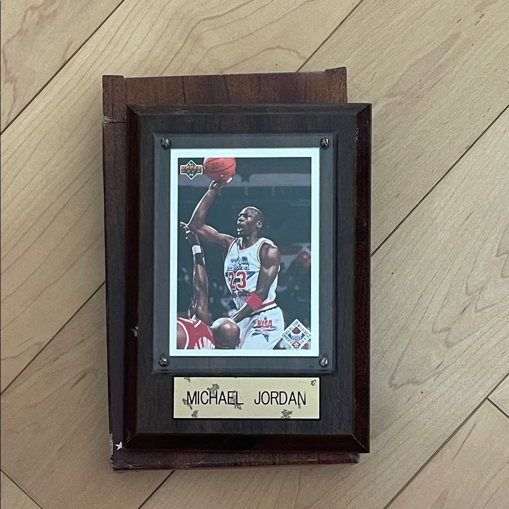 Michael Jordan 91-92 Upper Deck Plaque Limited Edition Sports Collectibles